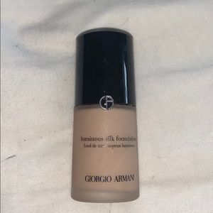 Giorgio Armani Luminous Silk Foundation shade 5